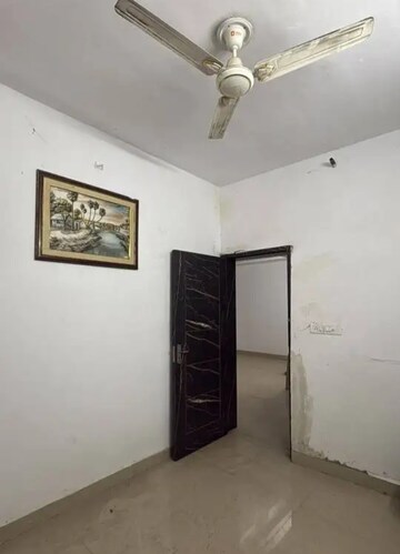 Room in 2 BHK Independent House at Aliganj – for Rent