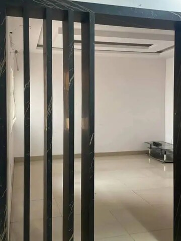 Room in 2 BHK Independent House at Aliganj – for Rent