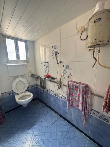 Attached Bathroom in 1 BHK Apartment at Sindhi Society, Chembur – for Rent