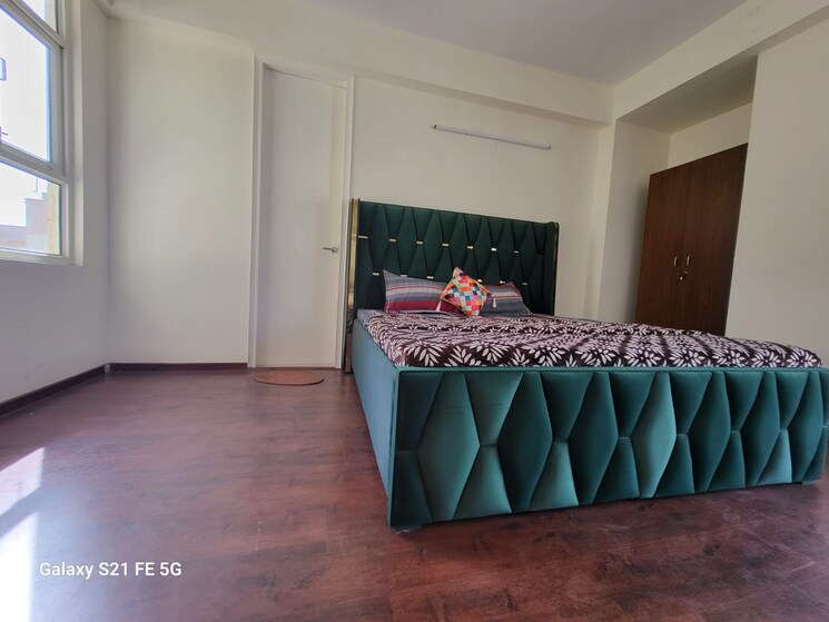 Bedroom, dlf-beverly-park-i 3 Bedroom 2983 Sq.Ft. Apartment In Sector 28 Gurgaon 8519649