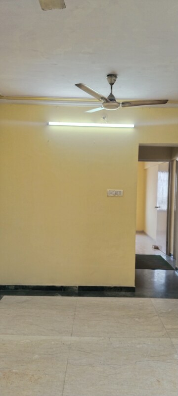 Room in 2 BHK Apartment at Laxmi Royal Classic, Mulund West – for Rent