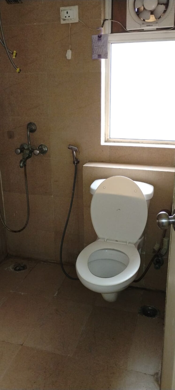 Attached Bathroom, paras-tierea 1 Bedroom 495 Sq.Ft. Apartment In Sector 137 Noida 8519696