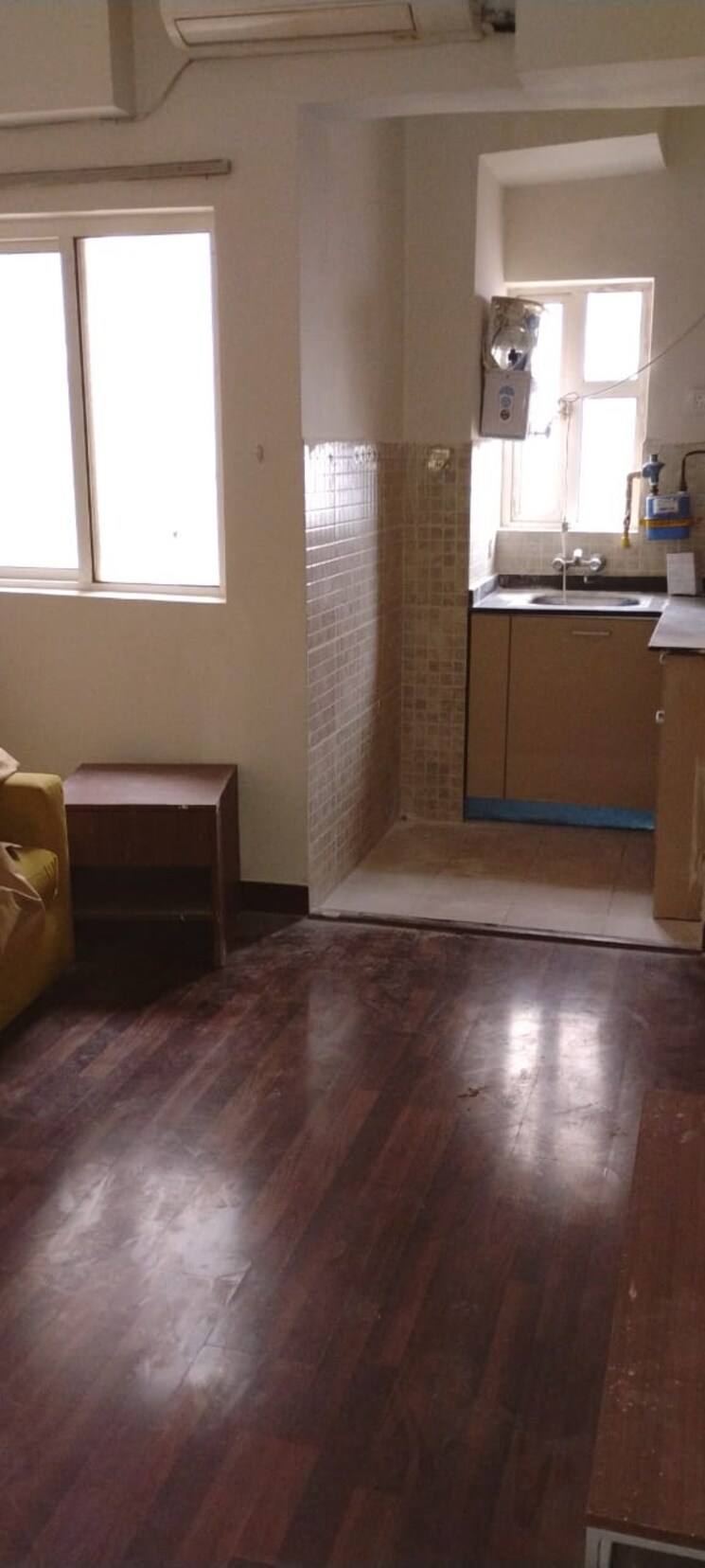 Room, paras-tierea 1 Bedroom 495 Sq.Ft. Apartment In Sector 137 Noida 8519696