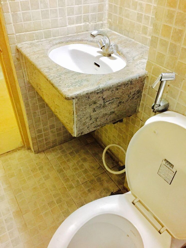 Attached Bathroom, paras-tierea 1 Bedroom 495 Sq.Ft. Apartment In Sector 137 Noida 8519696