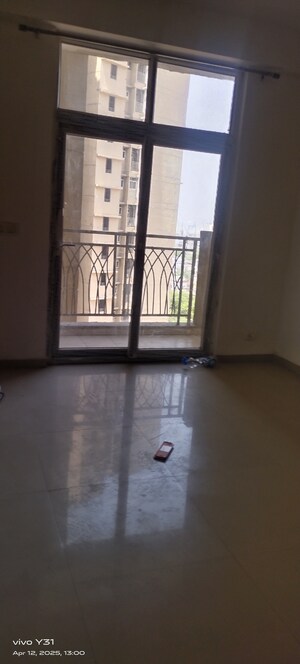 Room in 2 BHK Apartment at Mahagun Mywoods II, Sector 16c Greater Noida – for Sale