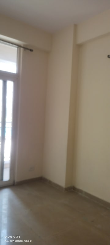 Room in 3 BHK Apartment at Mahagun Mywoods II, Sector 16c Greater Noida – for Sale