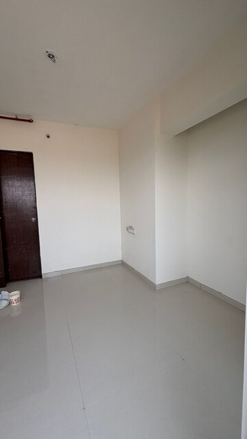 Room in 1 BHK Apartment at JVM Aroma, Kasarvadavali – for Rent