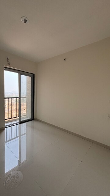 Room in 1 BHK Apartment at JVM Aroma, Kasarvadavali – for Rent
