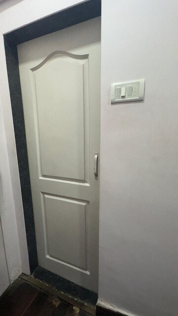 Room in 1 BHK Apartment at Kurla Kunj Kanya CHS, Kurla East – for Rent