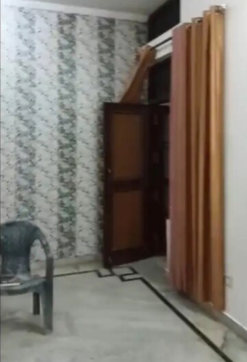 Room in 2 BHK Villa at Aliganj – for Rent