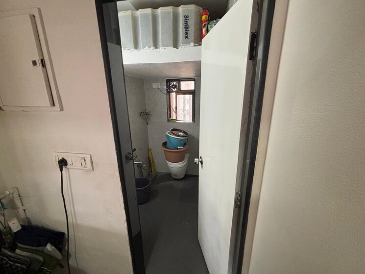 Bathroom, aims-golf-city 2.5 Bedroom 1150 Sq.Ft. Apartment In Sector 75 Noida 8520101