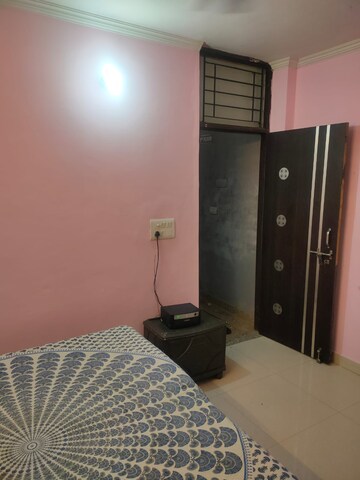 Room in 1 RK Builder Floor at SS 100, Sector 49 – for Rent