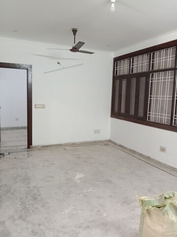 1 BHK Builder Floor For Rent in Sector 43