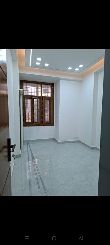 Room in 3 BHK Builder Floor at Shakti Khand – for Sale