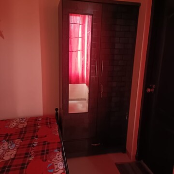 Room in 2 BHK Apartment at Paras Tierea, Sector 137 – for Rent