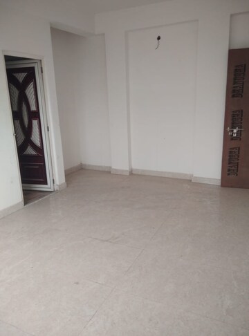 Room in 2 BHK Apartment at Behala Chowrasta – for Sale