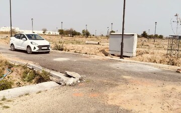 Plot For Sale in Wave City, Wave City