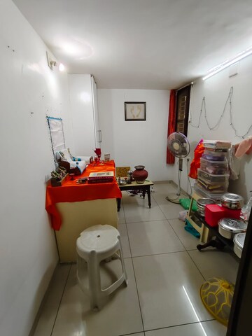 Room in 3 BHK Independent House at Old Padra Road – for Sale