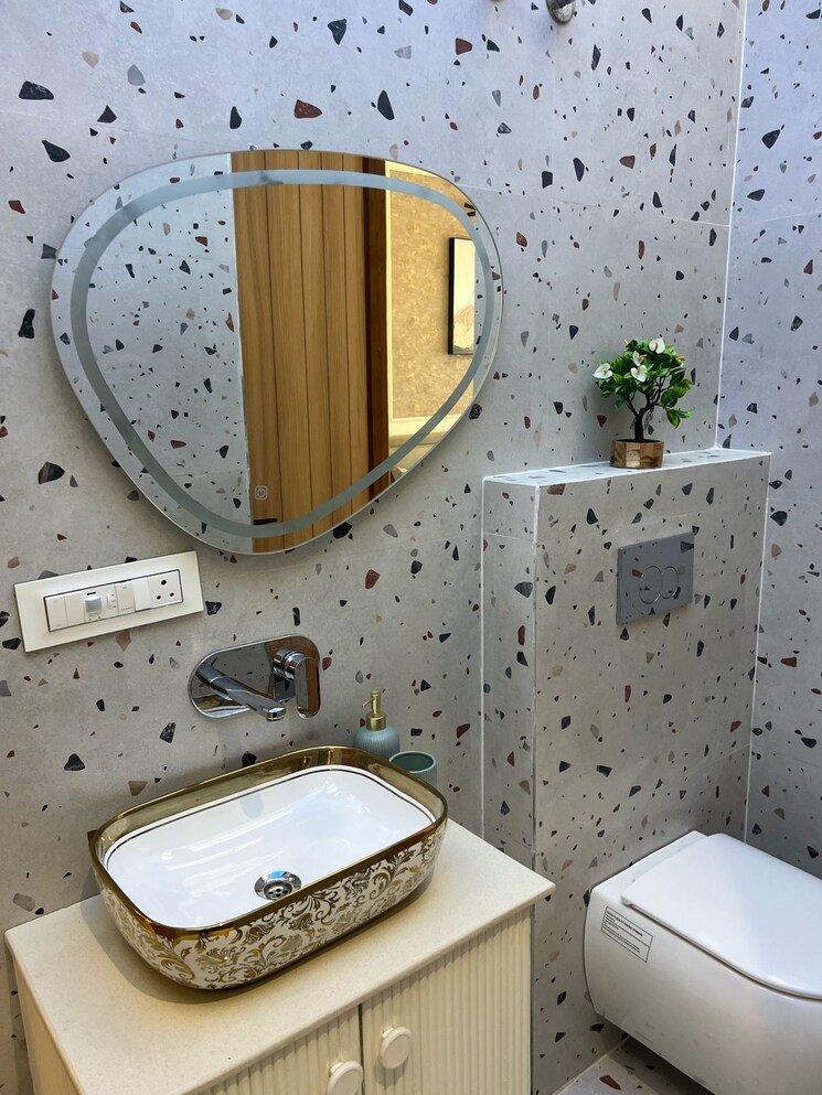 Bathroom, kharar road 3 Bedroom 200 Sq.Yd. Apartment In Kharar Road Mohali 8520362