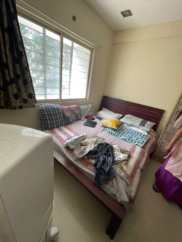 Bedroom in 2 BHK Apartment at Navi Peth – for Rent