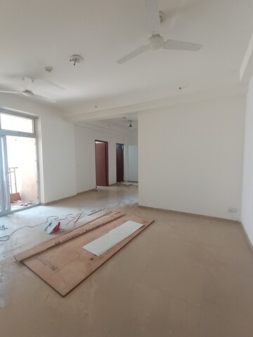 Room in 3 BHK Apartment at Mahagun Mywoods, Sector 16c Greater Noida – for Rent
