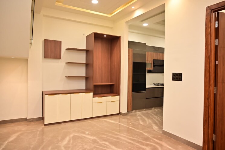 Living Room, wave-city 6 Bedroom 135 Sq.Yd. Apartment In Wave City Ghaziabad 8520515