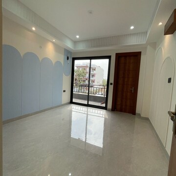 Bedroom in 4 BHK Builder Floor at Ansal API Esencia, Sector 67 – for Sale