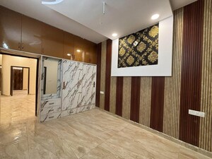 Bedroom in 3.5 BHK Apartment at Andheri West – for Sale