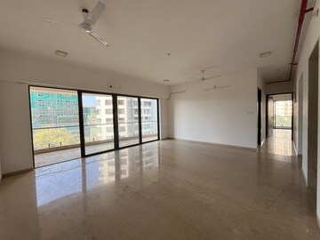 Room in 3.5 BHK Apartment at Sunteck Signia High, Borivali East – for Sale