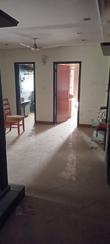 Living Room in 2.5 BHK Apartment at Eldeco Utopia, Sector 93a – for Sale