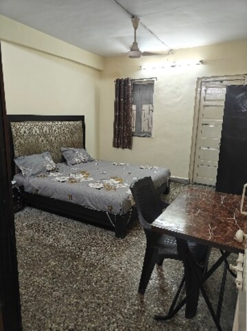 Room in  Pg at Goregaon East – for Rent