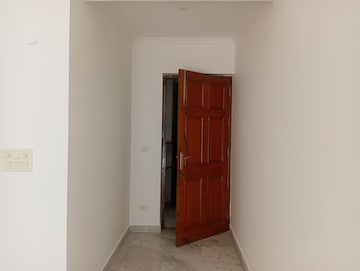 Room in 3 BHK Apartment at ATS Green Village, Sector 93a – for Rent