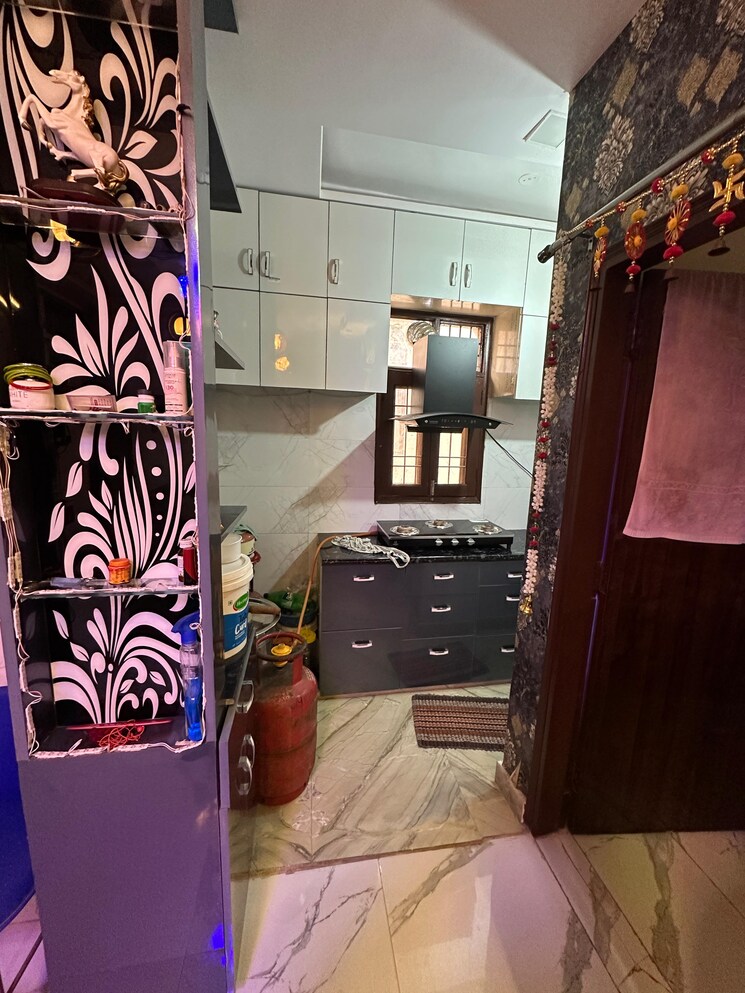 Kitchen, rohini sector 24 2 Bedroom 28 Sq.Mt. Builder Floor In Rohini Sector 24 Delhi 8520753