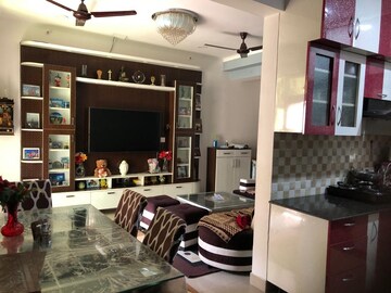 2 BHK Apartment For Rent in Gaur City 6th Avenue, Sector 4, Greater Noida