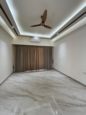 Room in 3 BHK Builder Floor at Sector 85 – for Sale