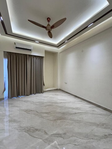 Room in 3 BHK Builder Floor at Sector 85 – for Sale