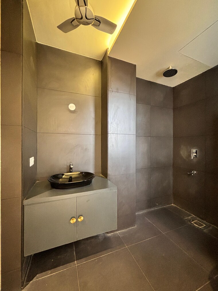 Bathroom, sector 85 3 Bedroom 250 Sq.Ft. Builder Floor In Sector 85 Faridabad 8520761