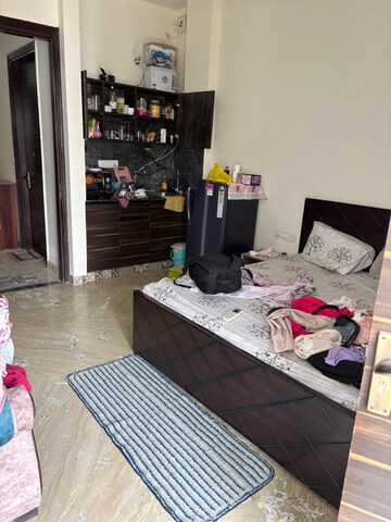 1 RK Builder Floor For Rent in Sector 43