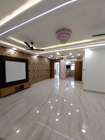 Living Room in 4 BHK Builder Floor at Sector 85 – for Sale