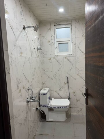 Bathroom in 2 BHK Builder Floor at Lucky The Palm Valley, Sector 1 Greater Noida – for Rent