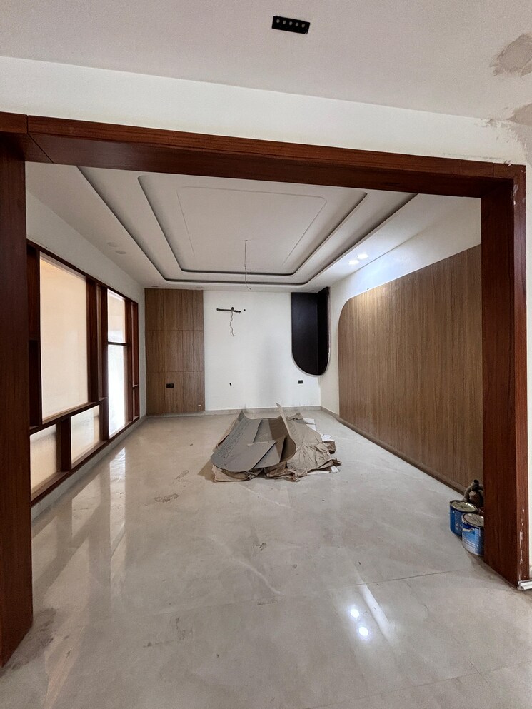 Room, sector 89 4 Bedroom 500 Sq.Yd. Builder Floor In Sector 89 Faridabad 8520796
