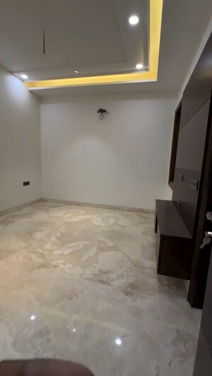 Room in 3 BHK Builder Floor at Paschim Vihar – for Sale