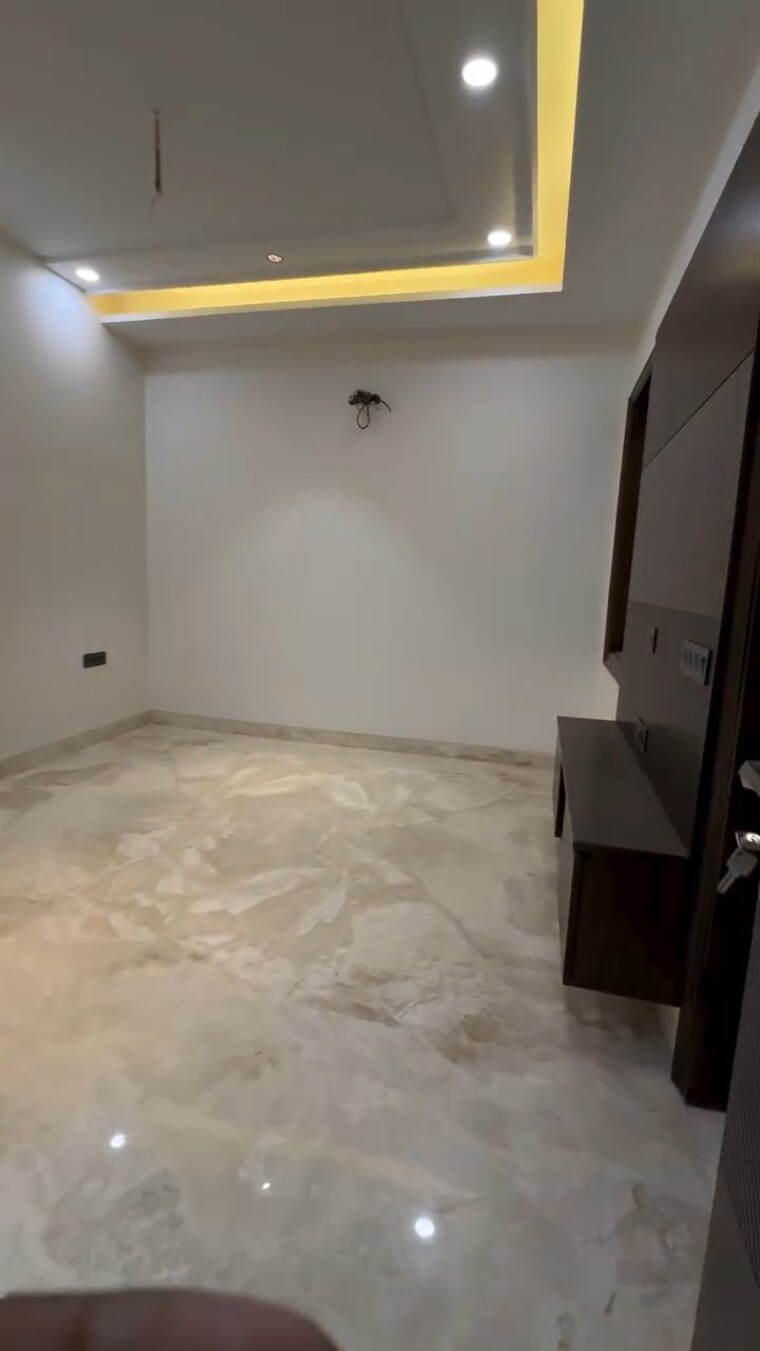 Room, paschim vihar 3 Bedroom 1350 Sq.Ft. Builder Floor In Paschim Vihar Delhi 8520820