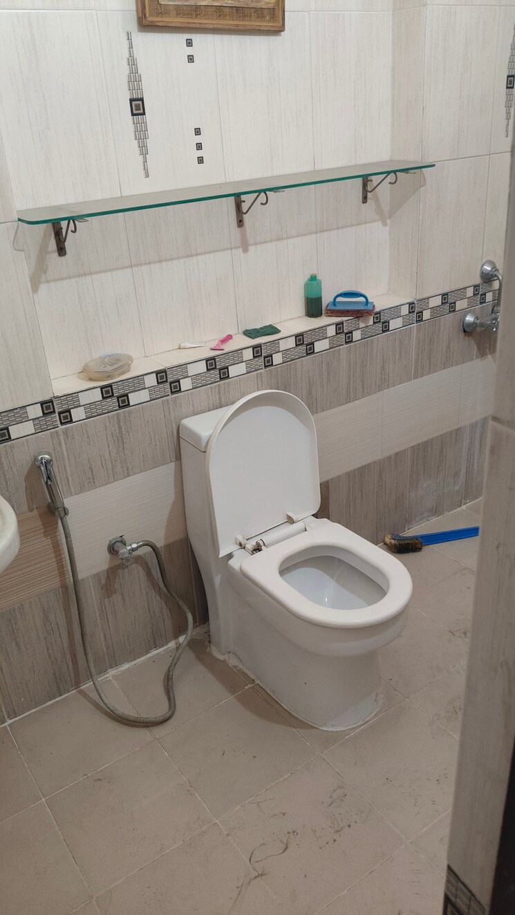 Bathroom, ambala highway 3.5 Bedroom 1560 Sq.Ft. Apartment In Ambala Highway Zirakpur 8520831