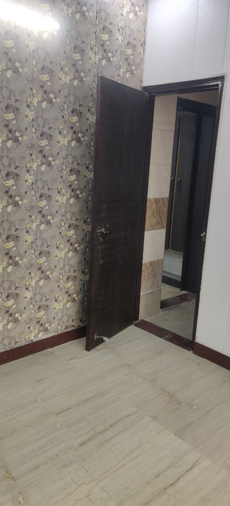 Room, rohini sector 24 2 Bedroom 60 Sq.Mt. Builder Floor In Rohini Sector 24 Delhi 8520847