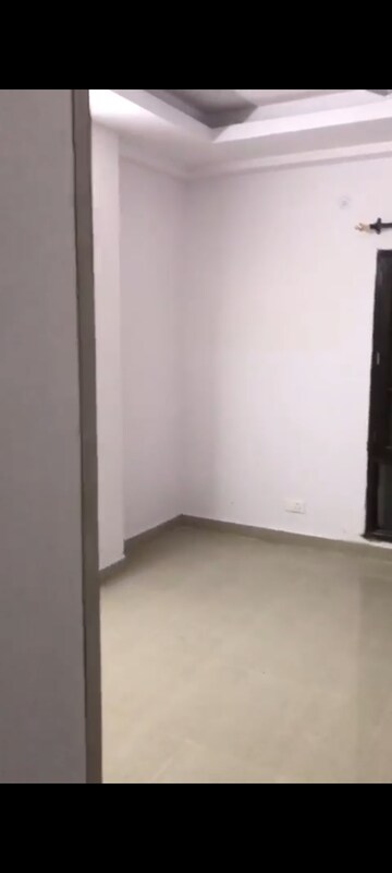 Room in 3 BHK Apartment at Rishita Manhattan, Gomti Nagar – for Rent