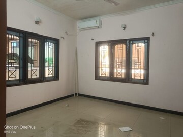 Room in 2 BHK Builder Floor at Koramangala – for Rent
