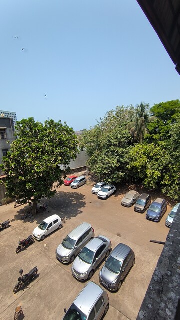 Parking in 1 RK Apartment at Adarsh Nagar CHS Worli, Worli – for Rent