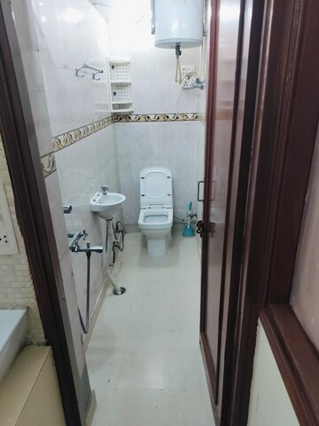 Bathroom in 2 BHK Apartment at Dayanand Colony – for Rent