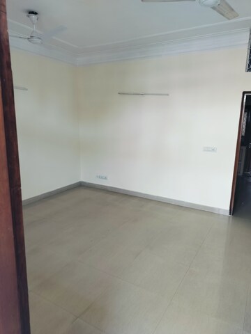 Room in 2 BHK Apartment at Dayanand Colony – for Rent